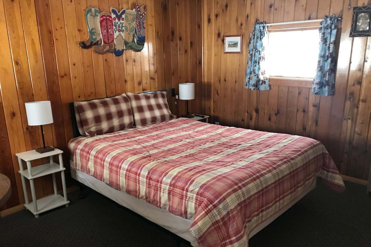 Elkhorn Motel 4*